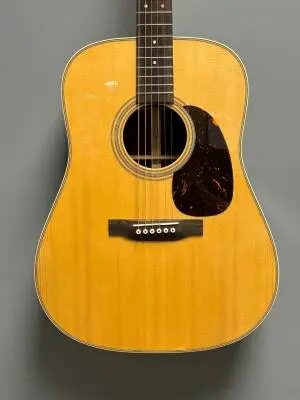 Martin Guitars - D-28 2